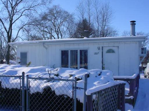 1307 Talma St., Aurora, IL 60505