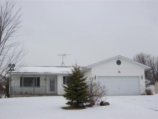 450 Cedar Crest Dr., Cedarville, IL 61013