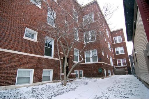 3351 N Clifton #2W, Chicago, IL 60657