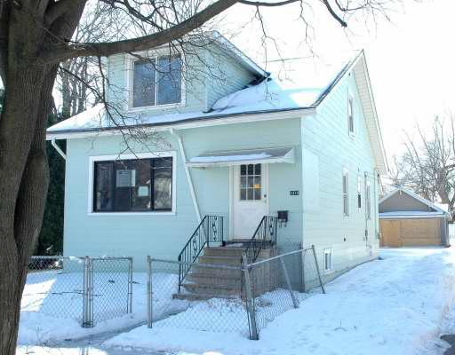 1419 Lloyd Ave., Waukegan, IL 60085