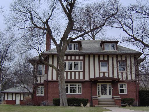 741 Fair Oaks Ave., Oak Park, IL 60302