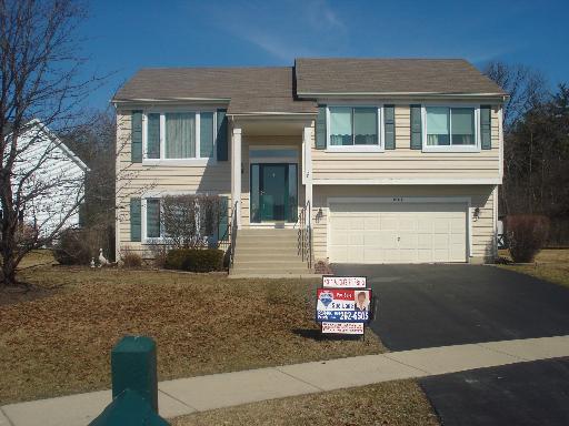 809 Pinehurst Ct., North Aurora, IL 60542