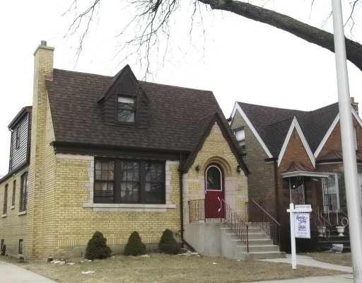 5922 W Newport, Chicago, IL 60634
