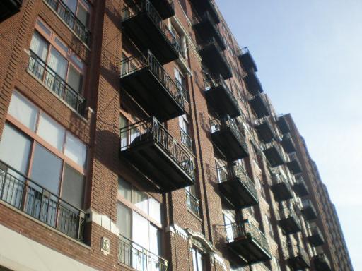 360 W Illinois St. #1E, Chicago, IL 60610