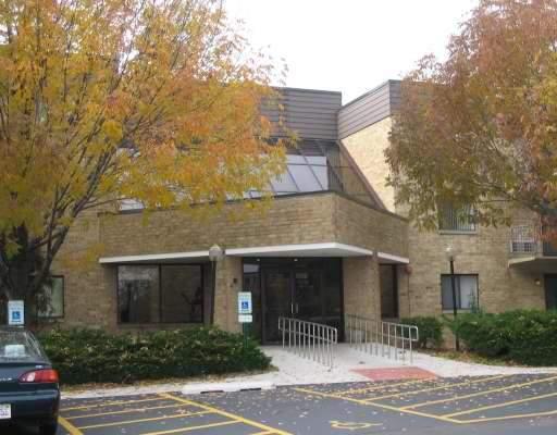 5550 Astor Ln. #109, Rolling Meadows, IL 60008