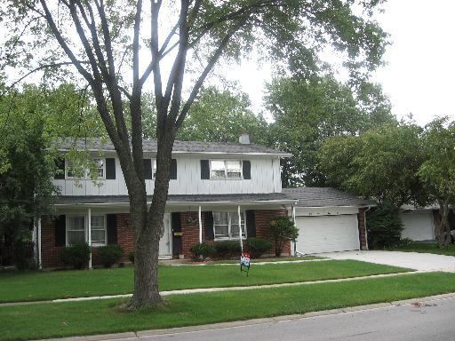 5923 Sherman Dr., Woodridge, IL 60517