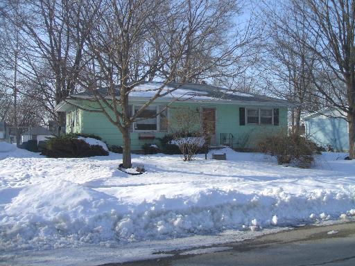 137 Holly, Dekalb, IL 60115