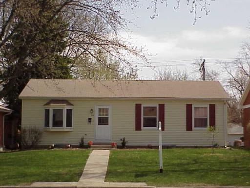713 Mckinley Ave., Mundelein, IL 60060