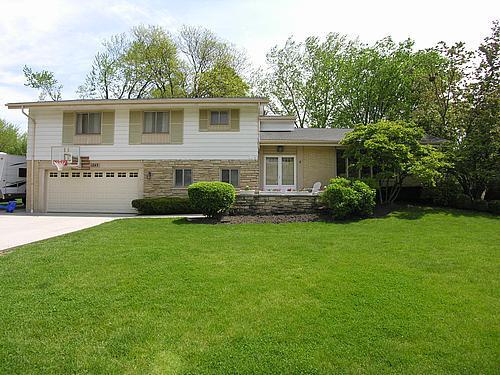 1243 Adirondack Dr., Northbrook, IL 60062