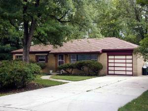 1S424 Monterey Ave., Oak Brook Terrace, IL 60181