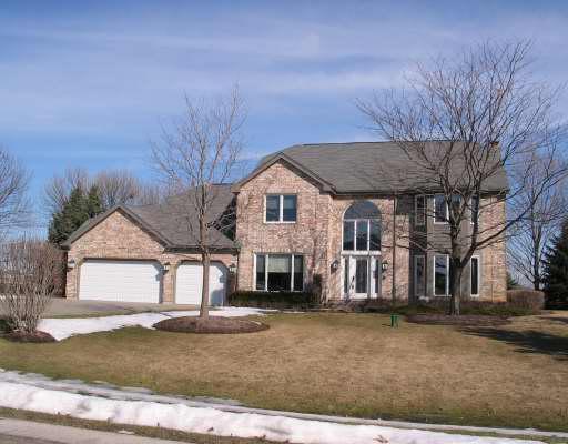 5 Whitman Ter., Hawthorn Woods, IL 60047