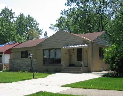 807 E Olive St., Arlington Heights, IL 60004