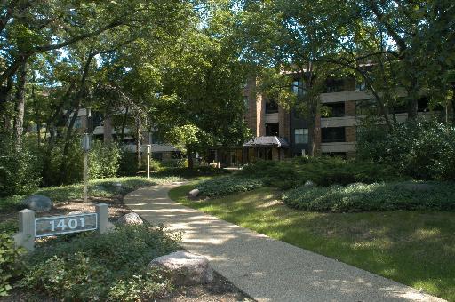 1401 Burr Oak Rd. #112B, Hinsdale, IL 60521