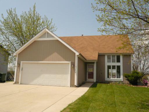 33046 N Shannon Dr., Grayslake, IL 60030