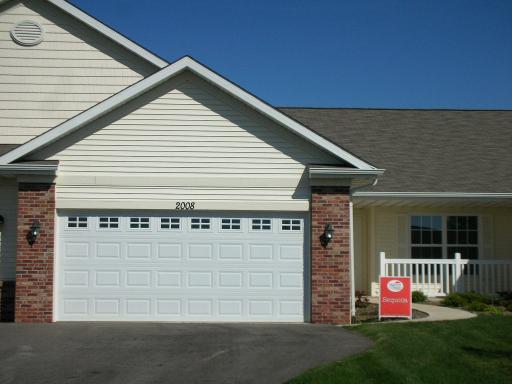 2008 Westwick Cir., Machesney Park, IL 61115