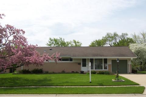 555 Newark Ln., Hoffman Estates, IL 60169