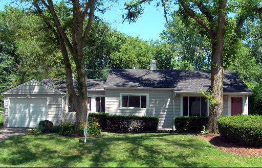 19 Johnathan Rd., Lake Zurich, IL 60047