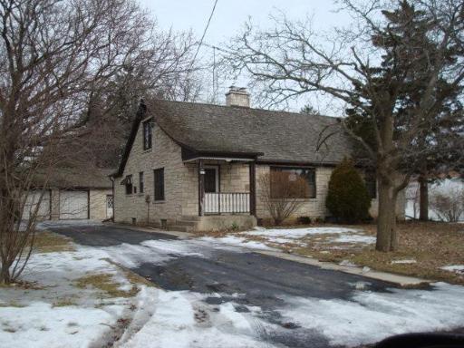 202 E Slater St., Hinckley, IL 60520