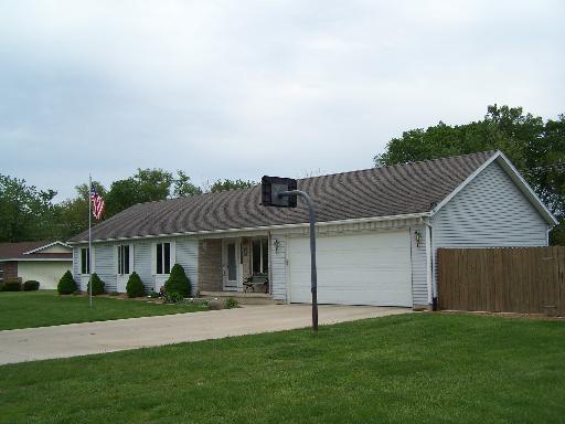 101 Valley View, Seneca, IL 61360