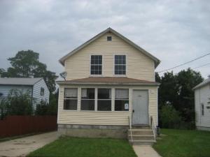 736 Delius Ave., Aurora, IL 60505