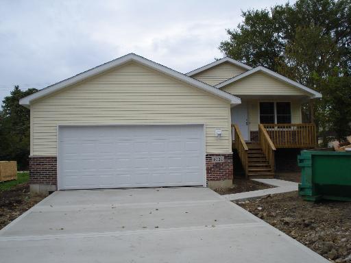 1017 Magnolia Ave., Joliet, IL 60432