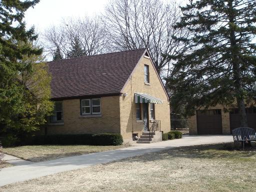 518 Barrington Ave., East Dundee, IL 60118
