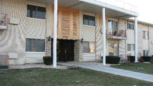 9418 N Dee Rd. #208H, Des Plaines, IL 60016