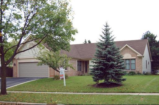 1121 Silver Pine Dr., Barrington, IL 60010