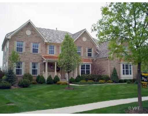 214 Saddle Ln., Fox River Grove, IL 60021