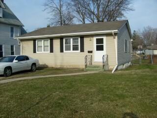 742 Glidden, Dekalb, IL 60115