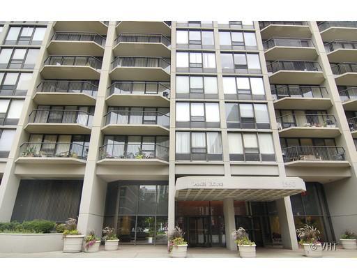 1560 N Sandburg Ter. #1106, Chicago, IL 60610