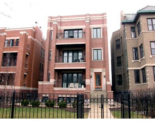 2550 W Logan Blvd. #2R, Chicago, IL 60647