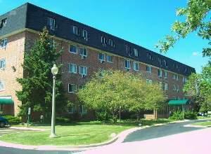 5011 Valley Lane Ln. #201, Streamwood, IL 60107