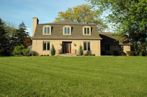 145 Palm Dr., Barrington, IL 60010