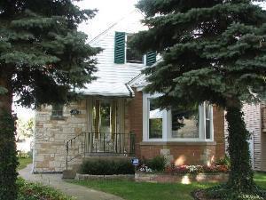 5950 W Giddings St., Chicago, IL 60630