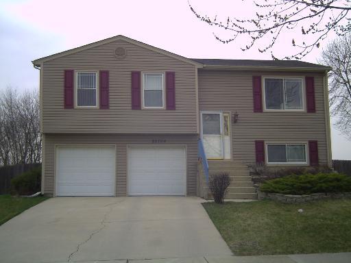 20704 S Birchwood Ln., Frankfort, IL 60423