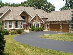 605 Lakeshore Blvd., Wauconda, IL 60084