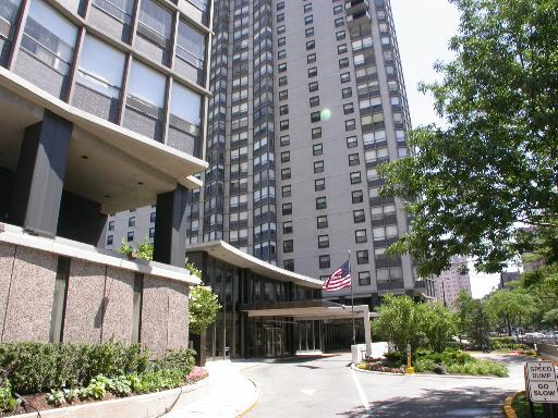 5701 N Sheridan Rd. #12R, Chicago, IL 60660