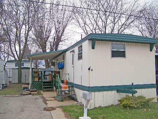 1111 Railroad St. #4, Sandwich, IL 60548