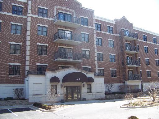410 Burlington Ave. #302, La Grange, IL 60525