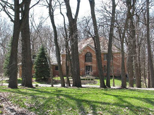 4N770 Honey Hill Cir., Wayne, IL 60184
