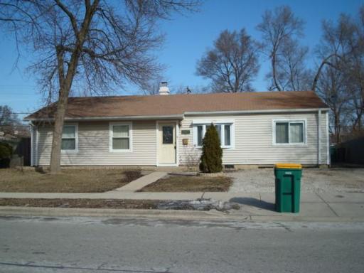 216 Belmont Dr., Romeoville, IL 60446