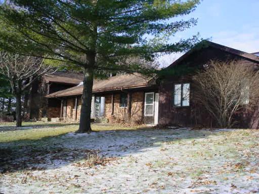 2413 W Queen Anne Rd., Woodstock, IL 60098
