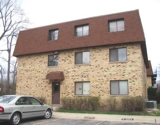 9700 Bianco Ter. #C, Des Plaines, IL 60016