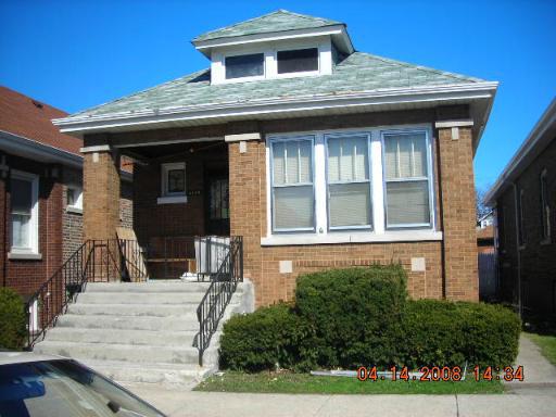 6049 S Richmond St., Chicago, IL 60629