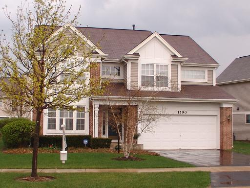 1590 Woodbury Cir., Gurnee, IL 60031