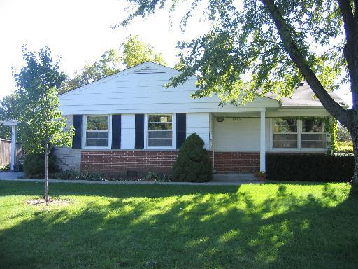 1345 Plymouth Ln., Glenview, IL 60025