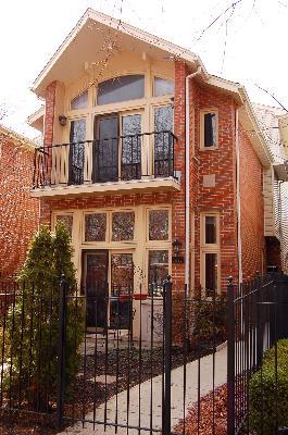 1211 W Roscoe St., Chicago, IL 60657