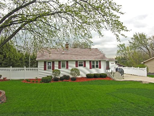 5625 Alabama Ave., Clarendon Hills, IL 60514