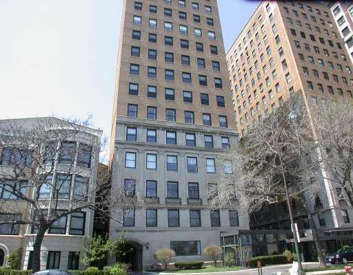 3730 N Lake Shore Dr. #9B, Chicago, IL 60613